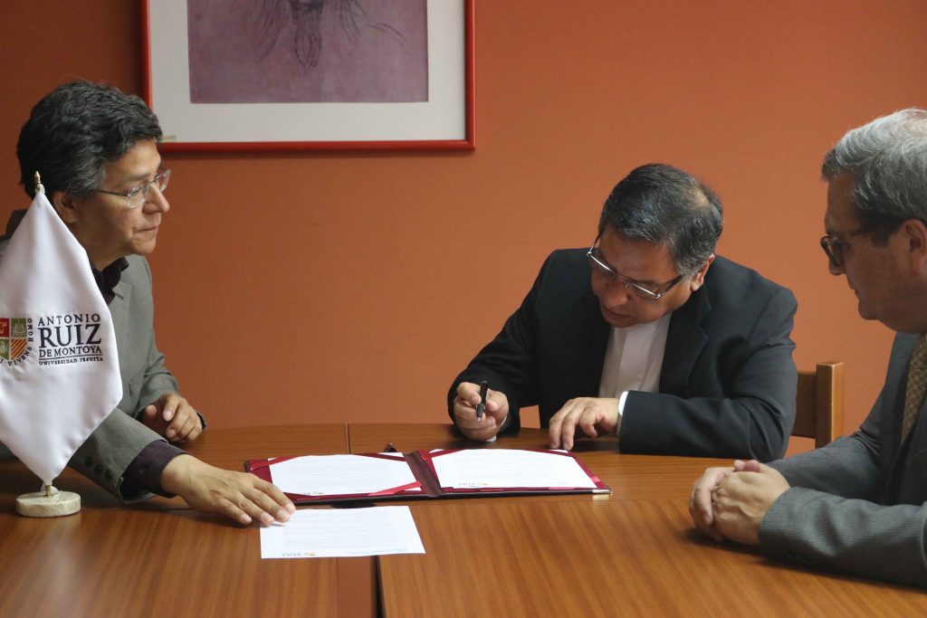 Se firmó convenio entre FTPCL y UARM 1 Se firmó convenio entre FTPCL y UARM
