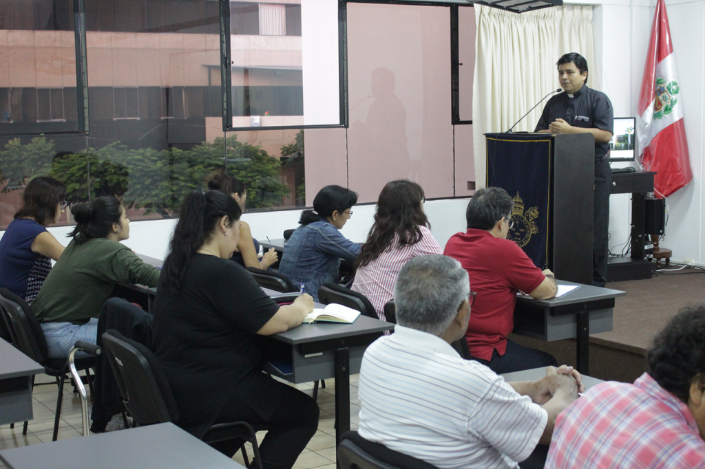 ¡Así se vivieron los dos primeros cursos de la Formación Católica Permanente! 4 ¡Así se vivieron los dos primeros cursos de la Formación Católica Permanente!